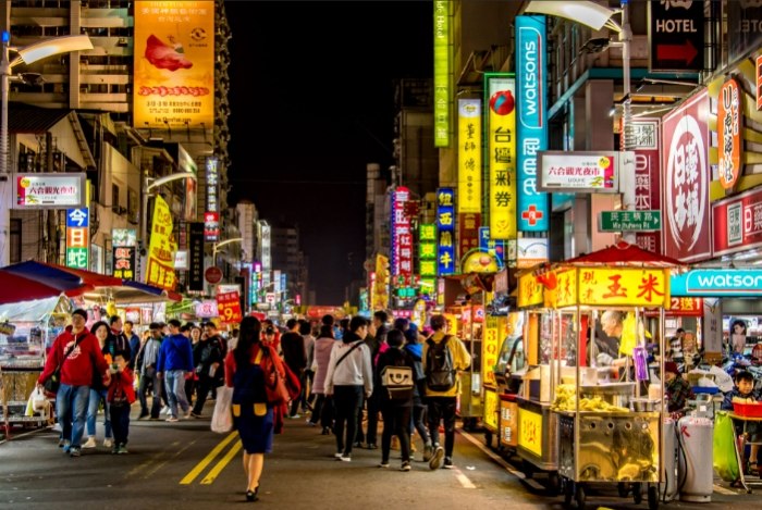 六合夜市：歷史美食、交通住宿與行程全攻略 post thumbnail image